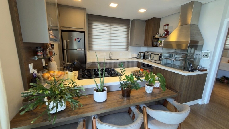 Cobertura com 3 suítes no Centro: 8ª foto da galeria de imagens do imóvel