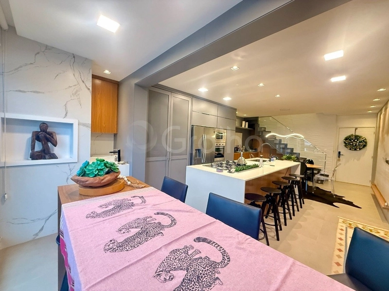 Cobertura com 3 dormitórios em Jurerê: 2ª foto da galeria de imagens do imóvel