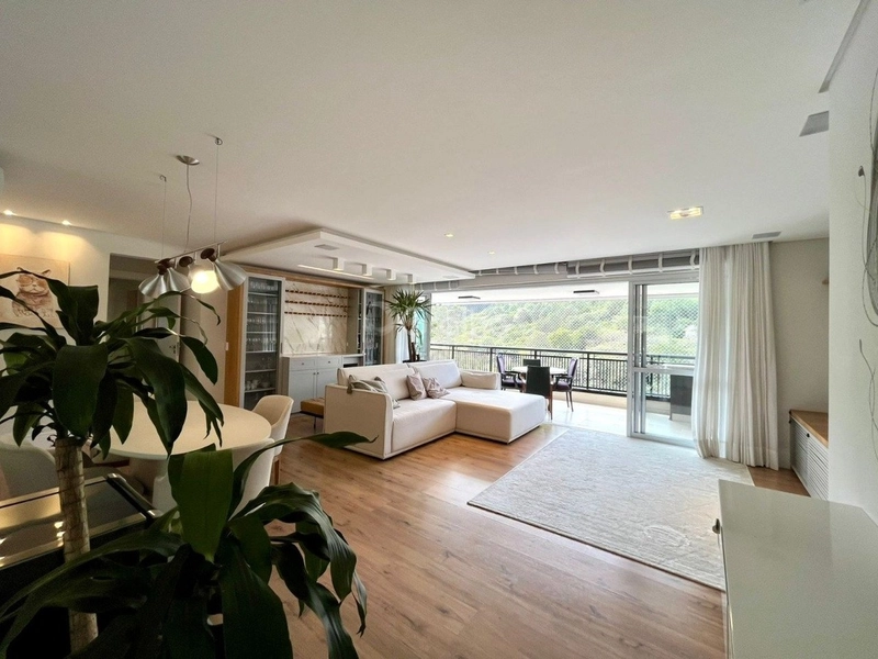 Apartamento com 4 dormitórios no Itacorubi: 1ª foto da galeria de imagens do imóvel