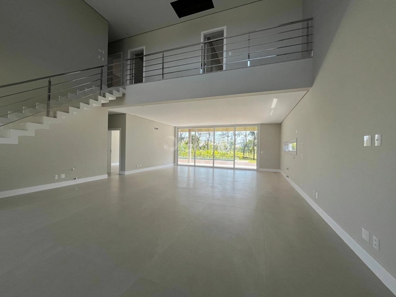 Casa de Alto Padrão com 5 suítes nos Ingleses: 2ª foto da galeria de imagens do imóvel