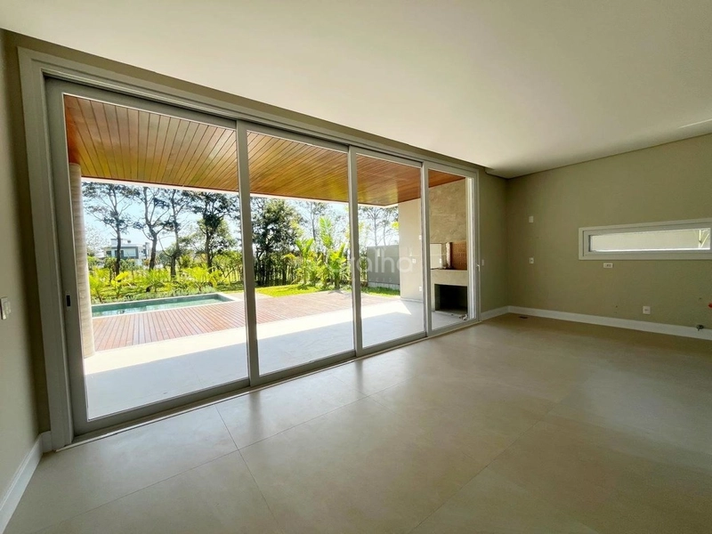 Casa de Alto Padrão com 5 suítes nos Ingleses: 4ª foto da galeria de imagens do imóvel