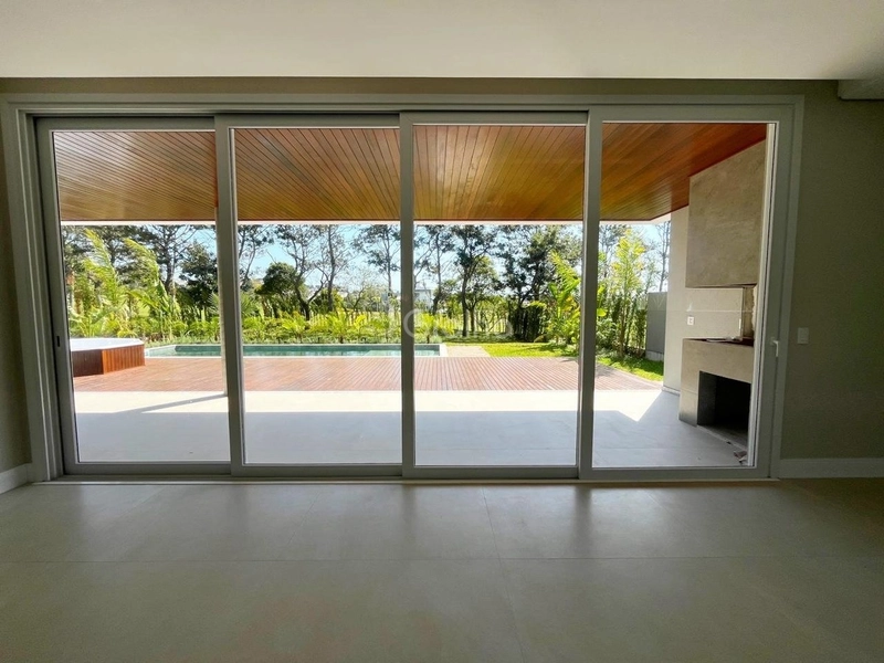 Casa de Alto Padrão com 5 suítes nos Ingleses: 5ª foto da galeria de imagens do imóvel