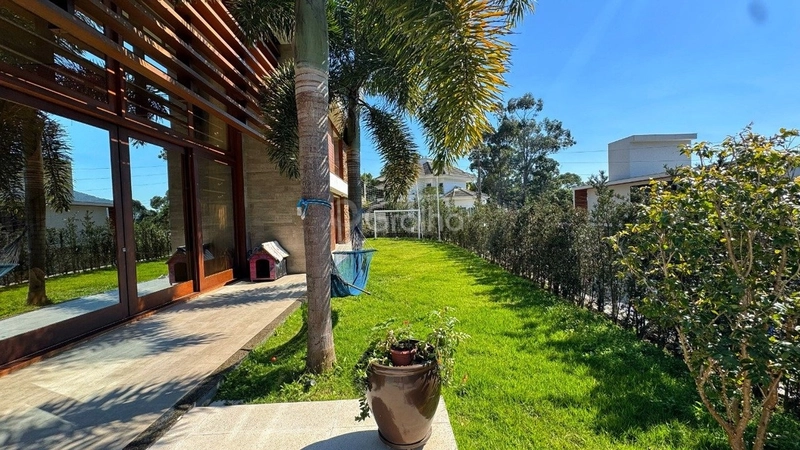 Casa de Alto Padrão com 4 suítes no Itacorubi: 13ª foto da galeria de imagens do imóvel