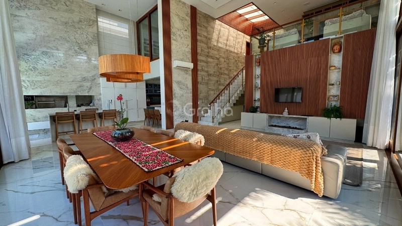 Casa de Alto Padrão com 4 suítes no Itacorubi