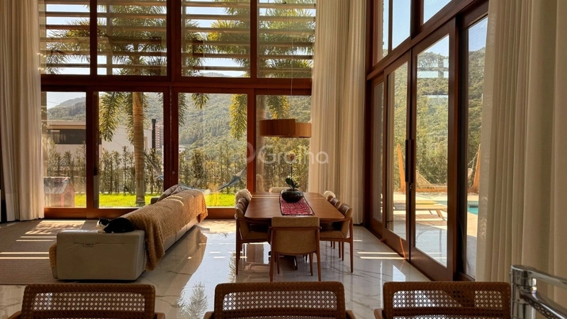 Casa de Alto Padrão com 4 suítes no Itacorubi: 6ª foto da galeria de imagens do imóvel