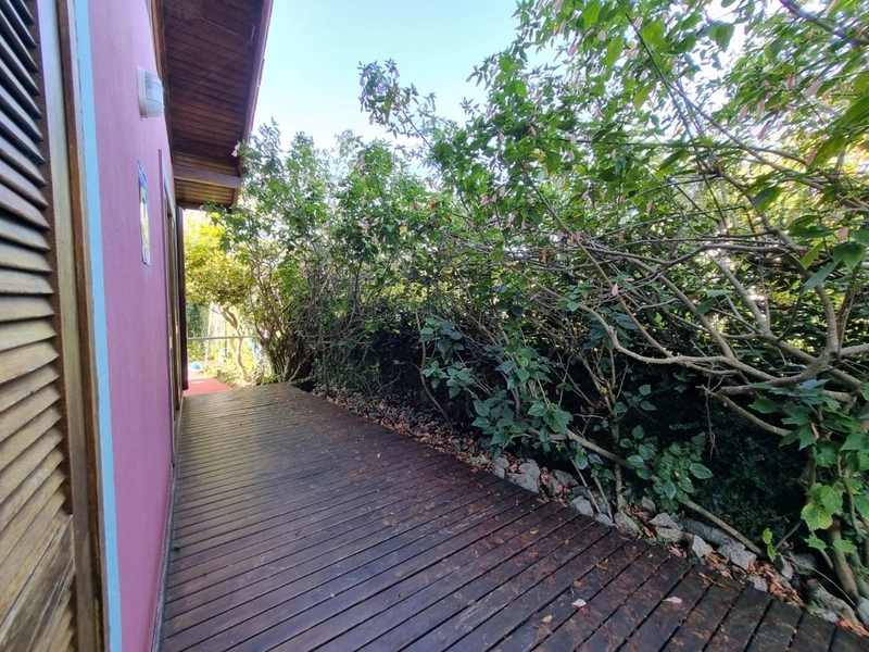 Casa com 5 dormitórios no Campeche: 12ª foto da galeria de imagens do imóvel