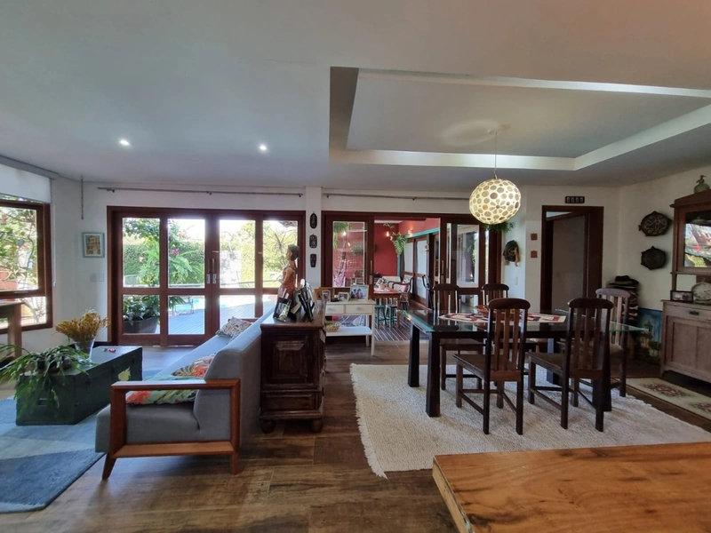 Casa com 5 dormitórios no Campeche: 2ª foto da galeria de imagens do imóvel