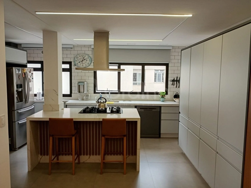 Cobertura com 4 dormitórios no Centro: 10ª foto da galeria de imagens do imóvel