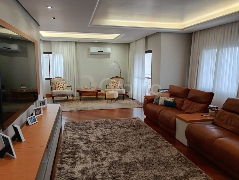 Cobertura com 4 dormitórios no Centro