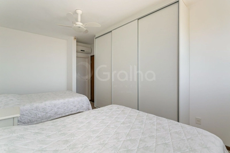 Casa com 4 dormitórios na Praia Brava: 14ª foto da galeria de imagens do imóvel