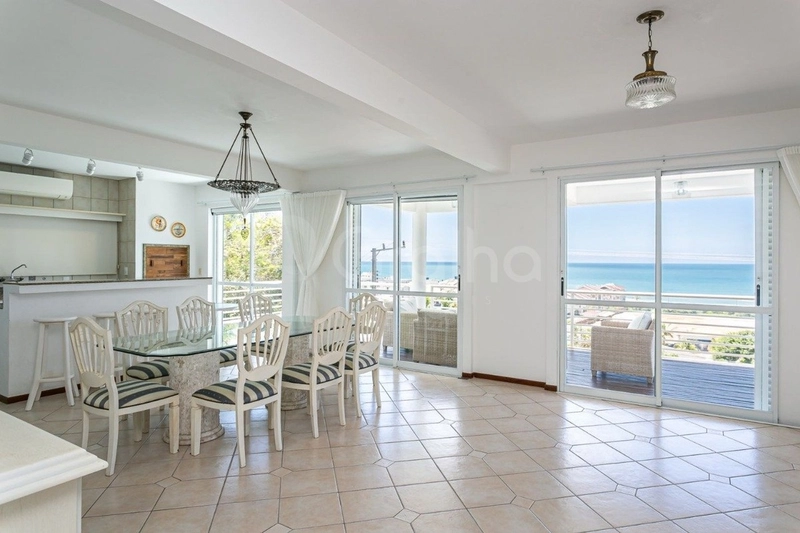 Casa com 4 dormitórios na Praia Brava: 8ª foto da galeria de imagens do imóvel