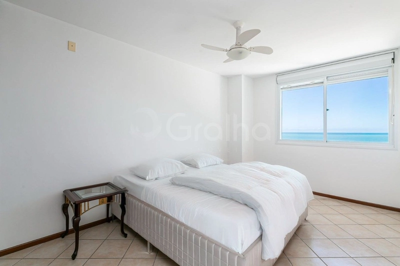 Casa com 4 dormitórios na Praia Brava: 12ª foto da galeria de imagens do imóvel