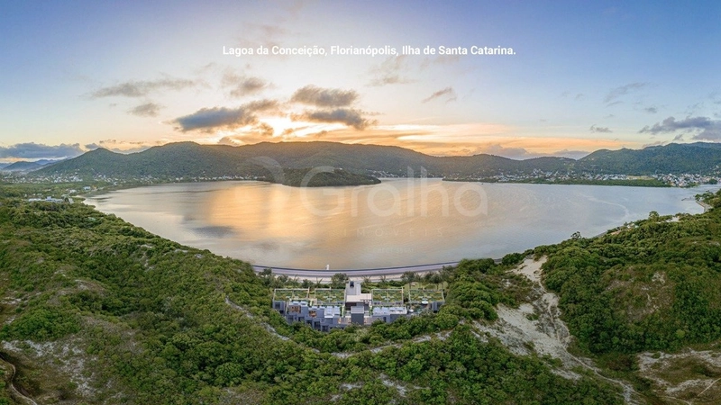 Casa com 3 suítes na Lagoa da Conceição: 2ª foto da galeria de imagens do imóvel