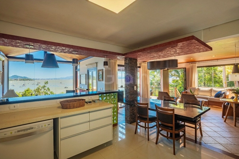 Casa com 5 dormitórios em Santo Antônio de Lisboa: 15ª foto da galeria de imagens do imóvel