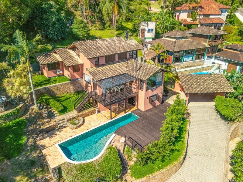 Casa com 5 dormitórios em Santo Antônio de Lisboa