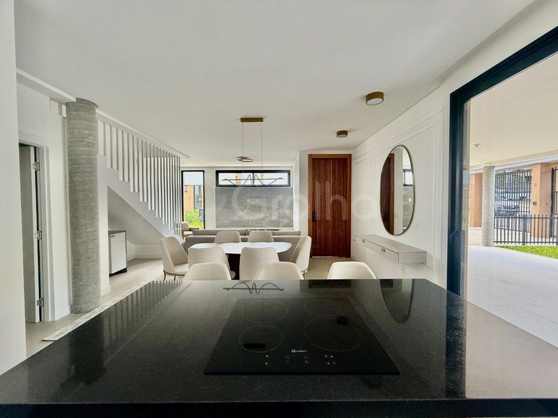 Casa com 3 suítes no Cacupé: 3ª foto da galeria de imagens do imóvel