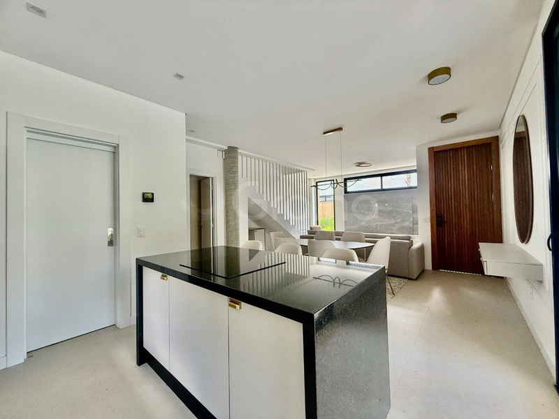 Casa com 3 suítes no Cacupé: 4ª foto da galeria de imagens do imóvel