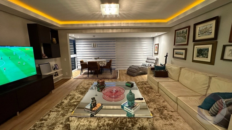 Apartamento na Agronômica com 3 dormitórios e 2 vagas de garagem: 2ª foto da galeria de imagens do imóvel