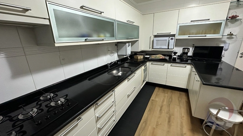 Apartamento na Agronômica com 3 dormitórios e 2 vagas de garagem: 6ª foto da galeria de imagens do imóvel