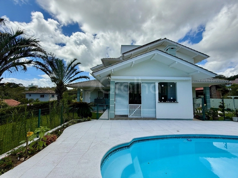 Casa com 3 suítes no Cacupé: 5ª foto da galeria de imagens do imóvel