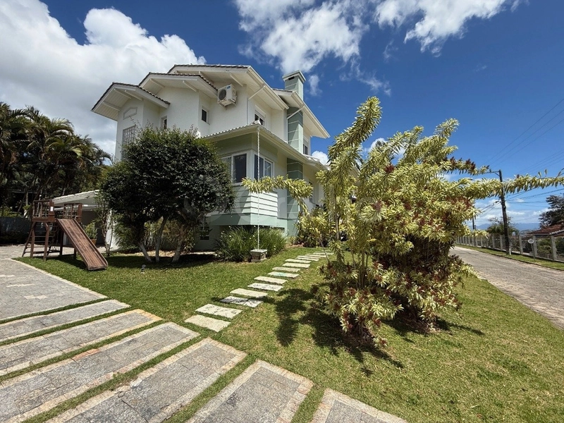 Casa com 3 suítes no Cacupé: 17ª foto da galeria de imagens do imóvel