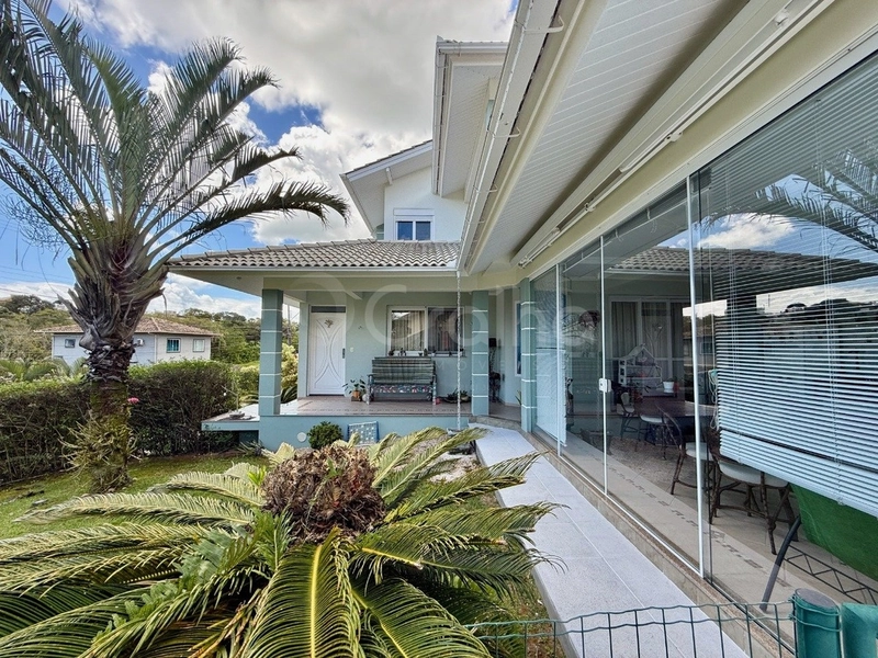 Casa com 3 suítes no Cacupé: 2ª foto da galeria de imagens do imóvel