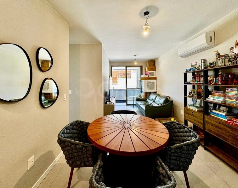 Apartamento com 2 dormitórios no Cacupé: 1ª foto da galeria de imagens do imóvel