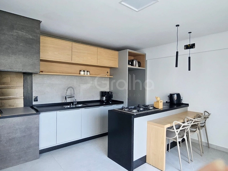 Casa com 5 dormitórios na Daniela: 8ª foto da galeria de imagens do imóvel