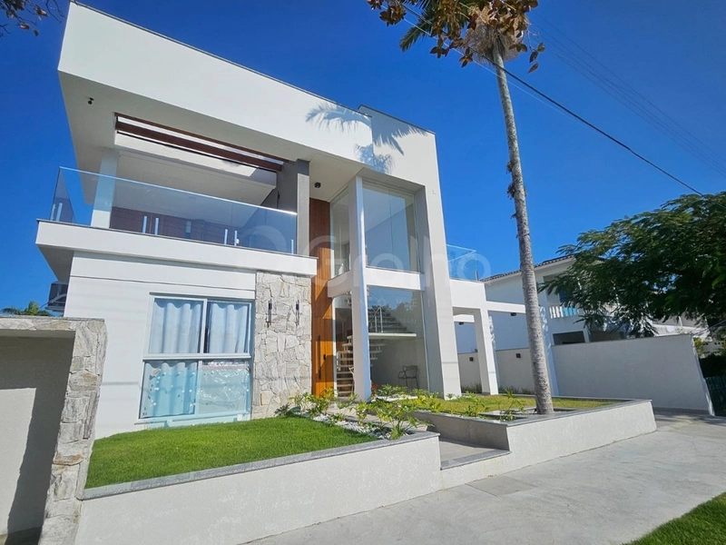 Casa com 5 dormitórios na Daniela: 13ª foto da galeria de imagens do imóvel