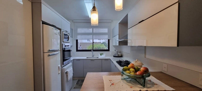 Apartamento com 3 dormitórios, sendo 2 suítes, na Agronômica: 10ª foto da galeria de imagens do imóvel
