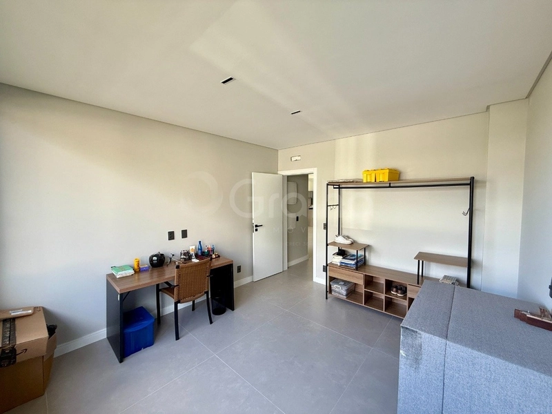 Casa com 4 suítes em Jurerê: 13ª foto da galeria de imagens do imóvel