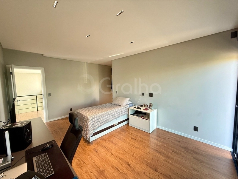 Casa com 4 suítes em Jurerê: 15ª foto da galeria de imagens do imóvel