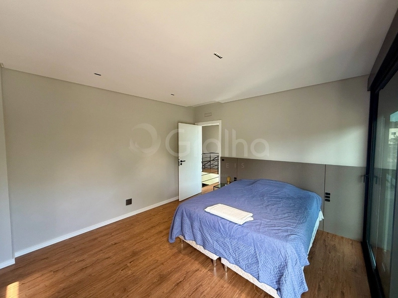 Casa com 4 suítes em Jurerê: 18ª foto da galeria de imagens do imóvel