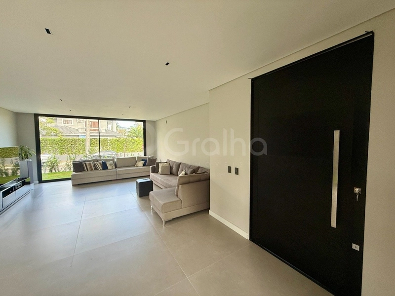 Casa com 4 suítes em Jurerê: 9ª foto da galeria de imagens do imóvel