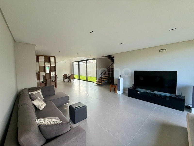 Casa com 4 suítes em Jurerê: 10ª foto da galeria de imagens do imóvel