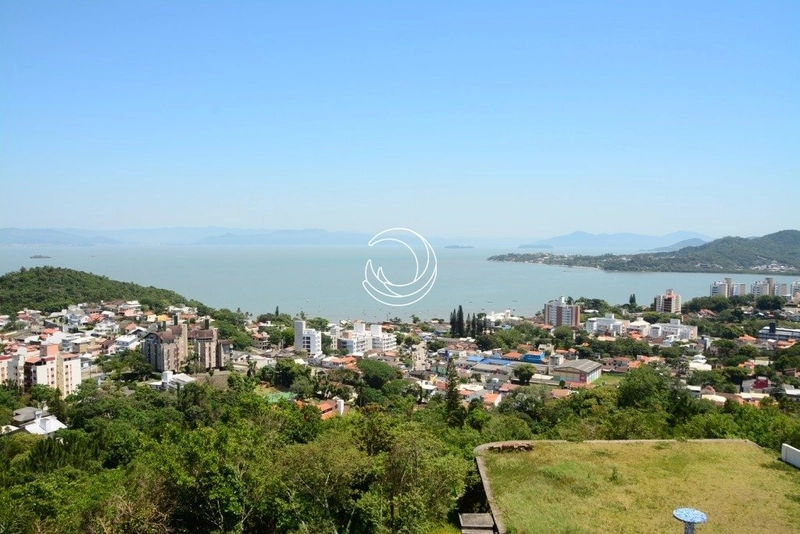 Casa com 8 dormitórios no João Paulo: 26ª foto da galeria de imagens do imóvel
