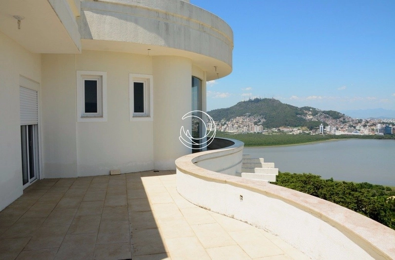 Casa com 8 dormitórios no João Paulo: 21ª foto da galeria de imagens do imóvel