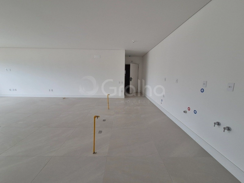 Apartamento com 3 suítes no Centro: 3ª foto da galeria de imagens do imóvel