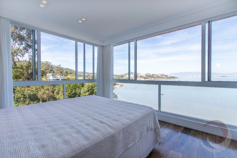 Casa com 6 suítes no Cacupé: 17ª foto da galeria de imagens do imóvel