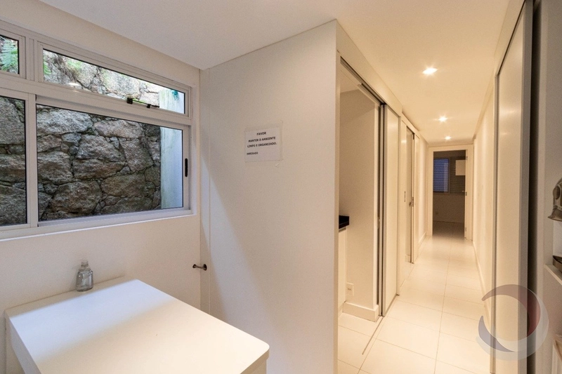 Casa com 6 suítes no Cacupé: 31ª foto da galeria de imagens do imóvel