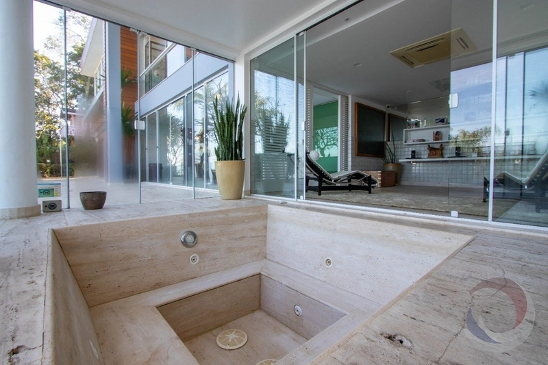 Casa com 6 suítes no Cacupé: 33ª foto da galeria de imagens do imóvel