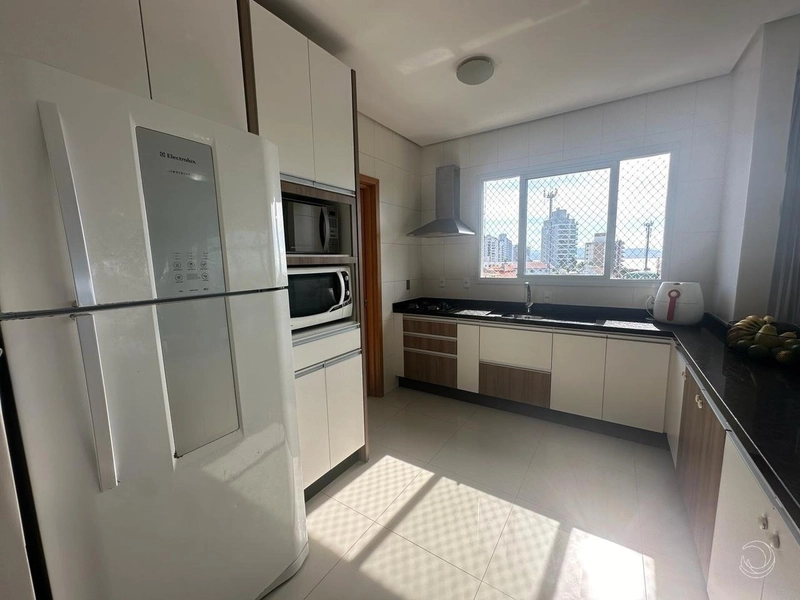 Apartamento com 1 suíte e 2 demi suítes na Agronômica: 13ª foto da galeria de imagens do imóvel