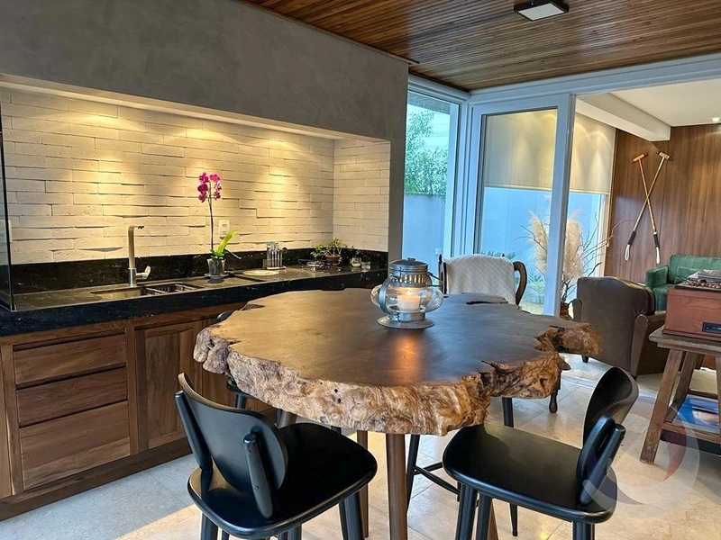 Casa com 4 suítes no Campeche: 16ª foto da galeria de imagens do imóvel