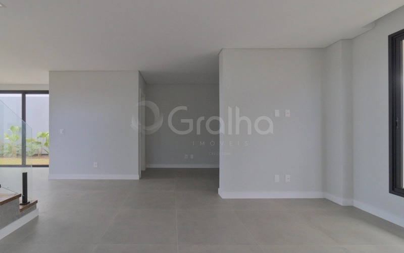 Casa com 3 dormitórios na Lagoa da Conceição: 3ª foto da galeria de imagens do imóvel