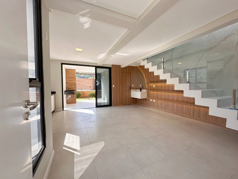 Casa com 3 dormitórios no Rio Tavares: 2ª foto da galeria de imagens do imóvel