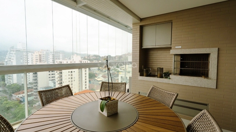 Apartamento com 3 suítes na Agronômica: 4ª foto da galeria de imagens do imóvel