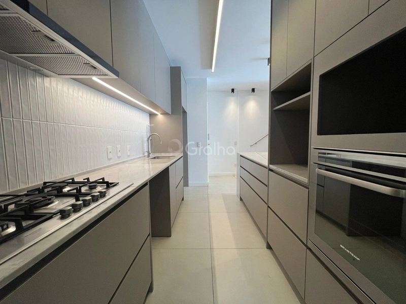 Cobertura com 4 suítes no Itacorubi: 8ª foto da galeria de imagens do imóvel