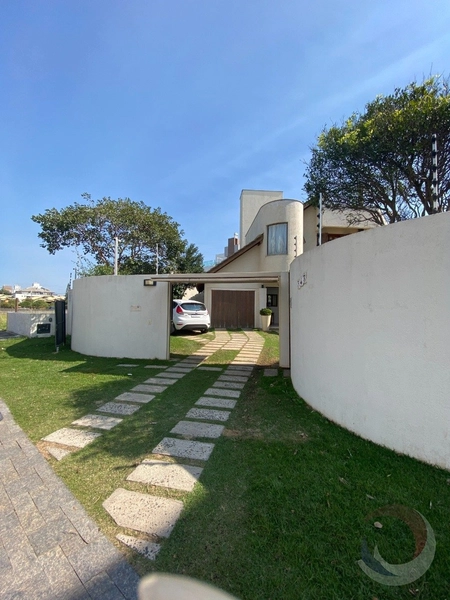 Casa com 3 dormitórios no Campeche: 2ª foto da galeria de imagens do imóvel