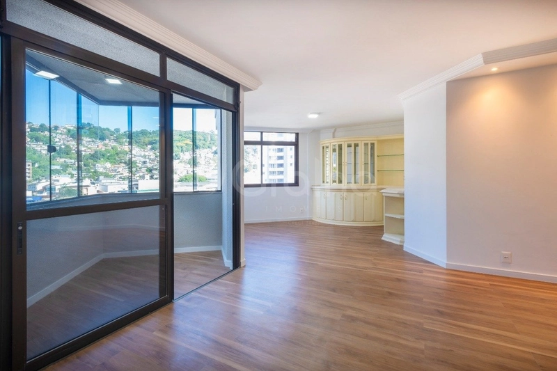 Apartamento com 3 suítes no Centro: 3ª foto da galeria de imagens do imóvel