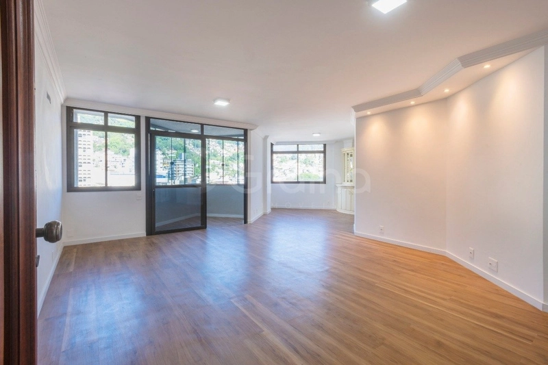 Apartamento com 3 suítes no Centro: 1ª foto da galeria de imagens do imóvel